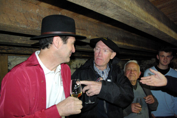 Dans le chai échange de coiffe