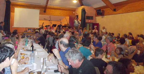 Joseph remercie les cuisinières