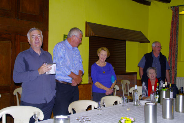 Nos amis australiens chantant leur hymne