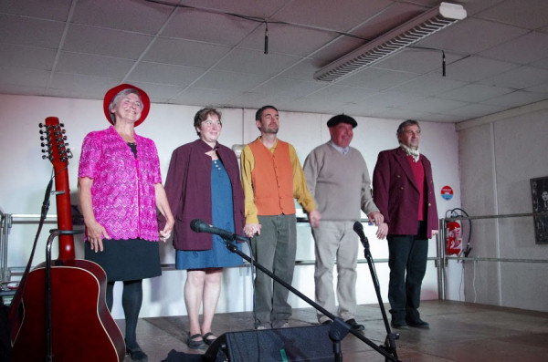 "Les pieds dans l'eau"