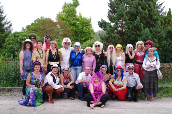     Le groupe déguisé. Celui qui est le mieux déguisé, c'est André, sans conteste !