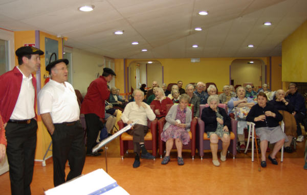 On fait chanter tout le monde