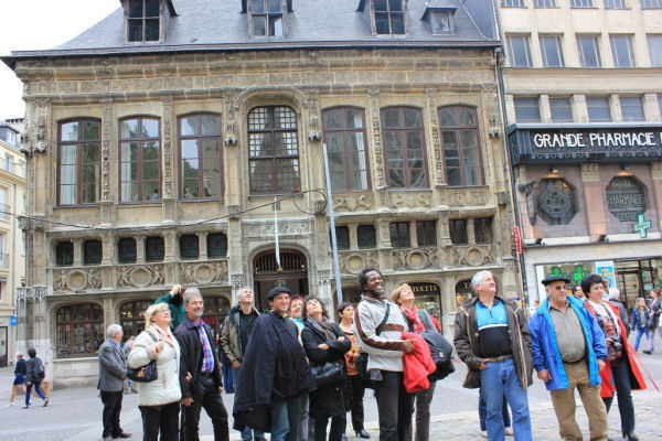 L'office du tourisme face à la cathédrale
